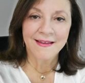 MÁRCIA FARINA KAMILOS